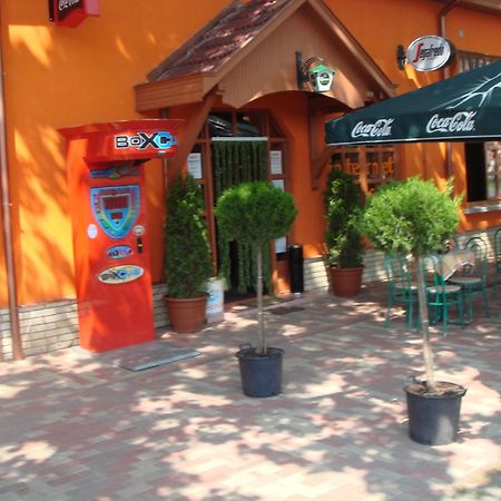 Bed and Breakfast Platan Panzio Nagyszenas Zewnętrze zdjęcie