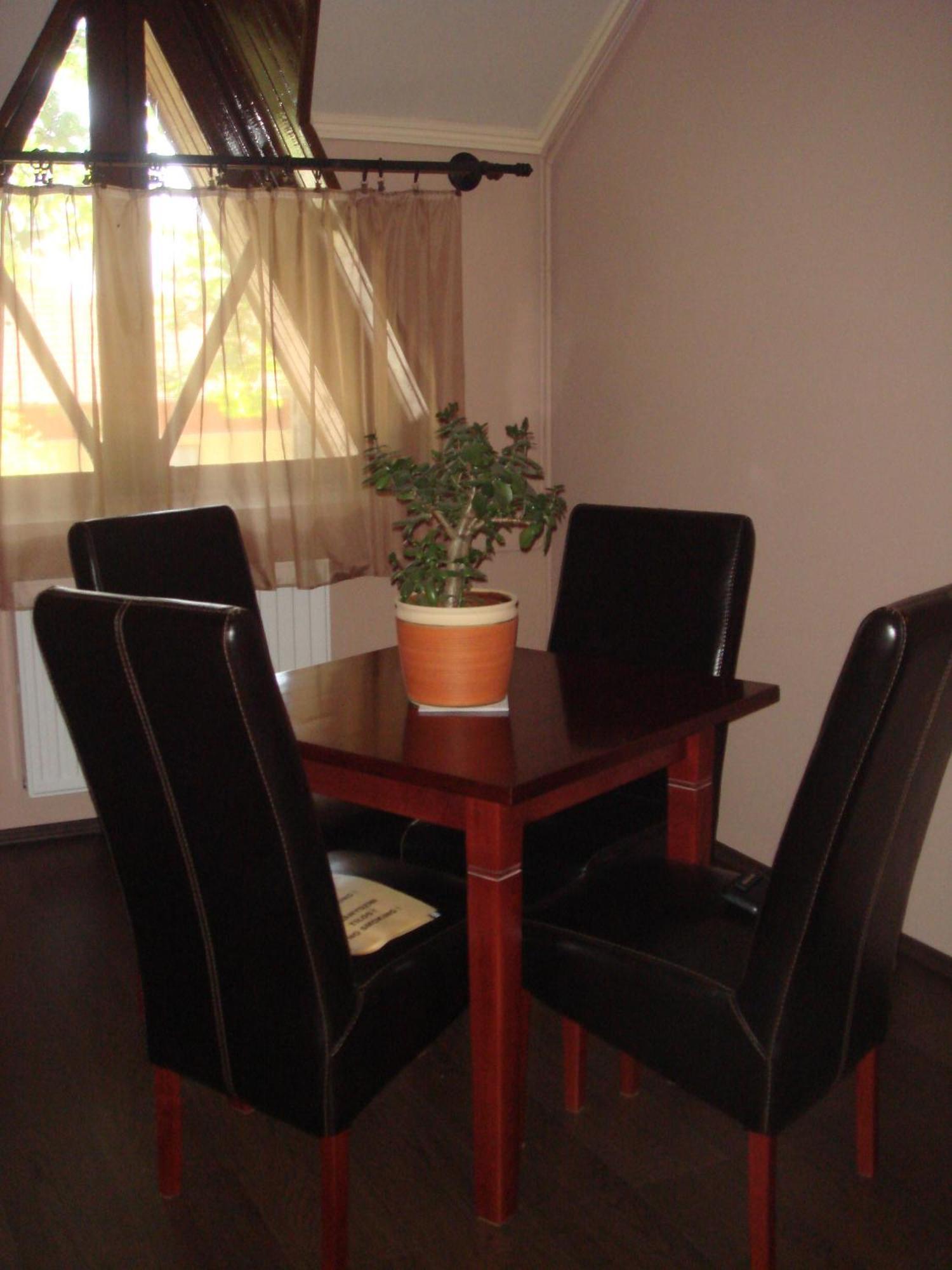 Bed and Breakfast Platan Panzio Nagyszenas Zewnętrze zdjęcie