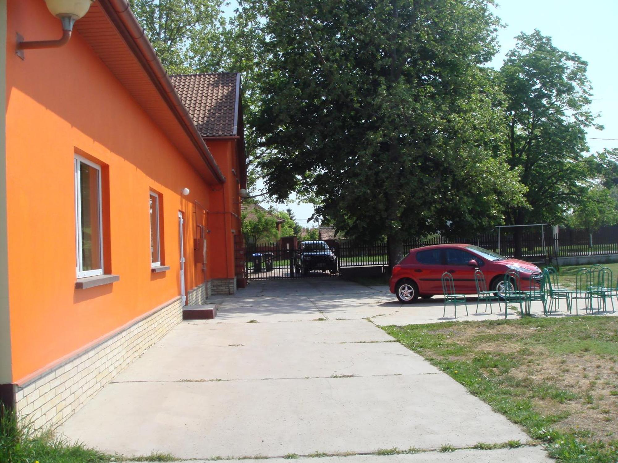Bed and Breakfast Platan Panzio Nagyszenas Zewnętrze zdjęcie