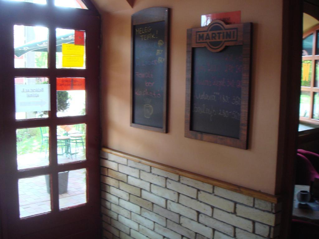 Bed and Breakfast Platan Panzio Nagyszenas Zewnętrze zdjęcie